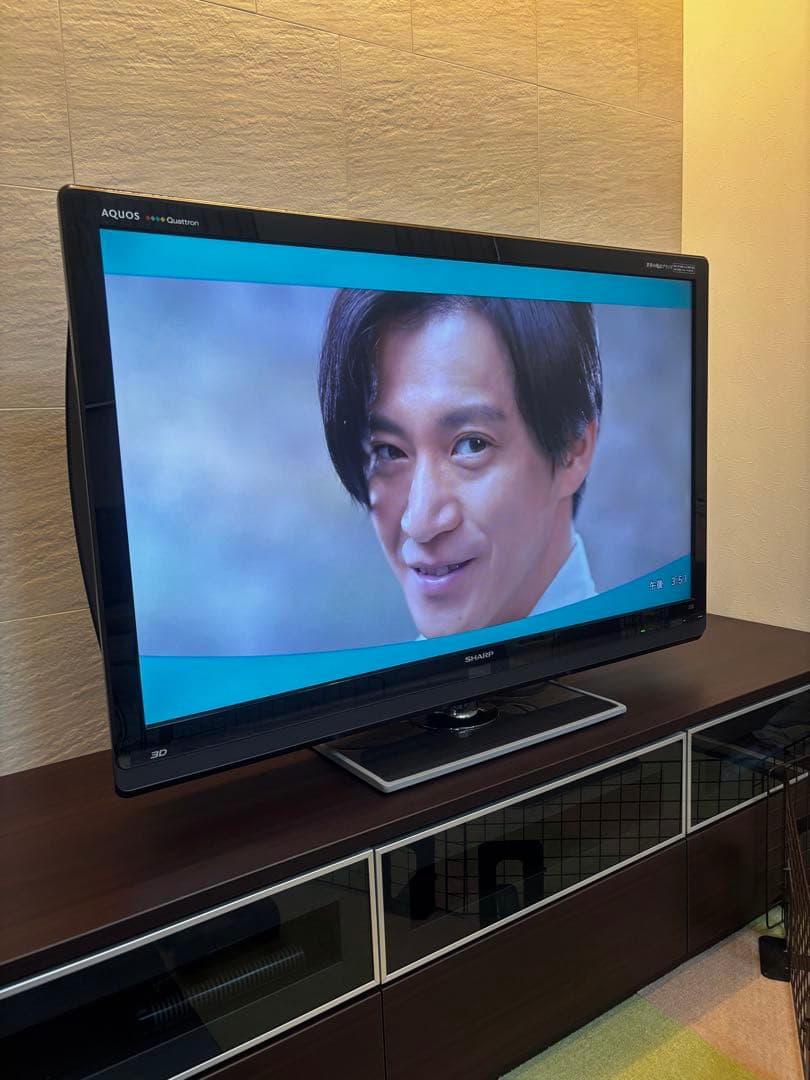 AQUOS クアトロン3D液晶LC-46LV3 2010年