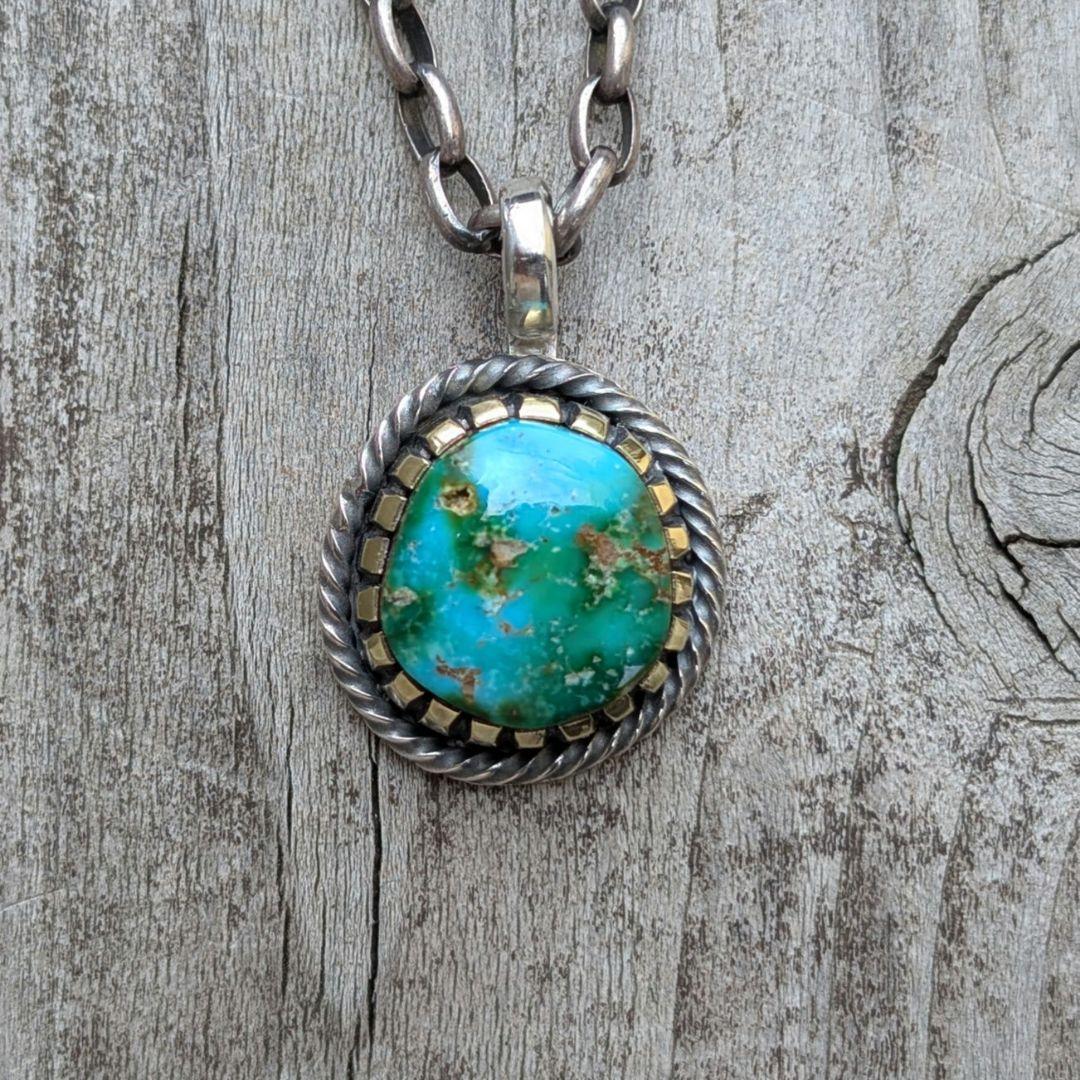 ハンドメイドのターコイズトップ　ペンダントトップ　インディアンジュエリー風