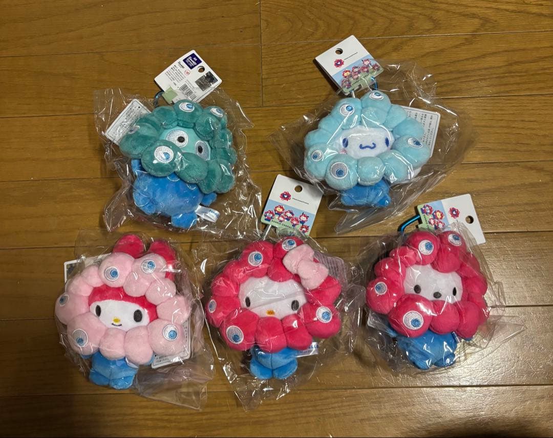 ミャクミャクサンリオ 　5点　カラビナ付き　関西万博　2025