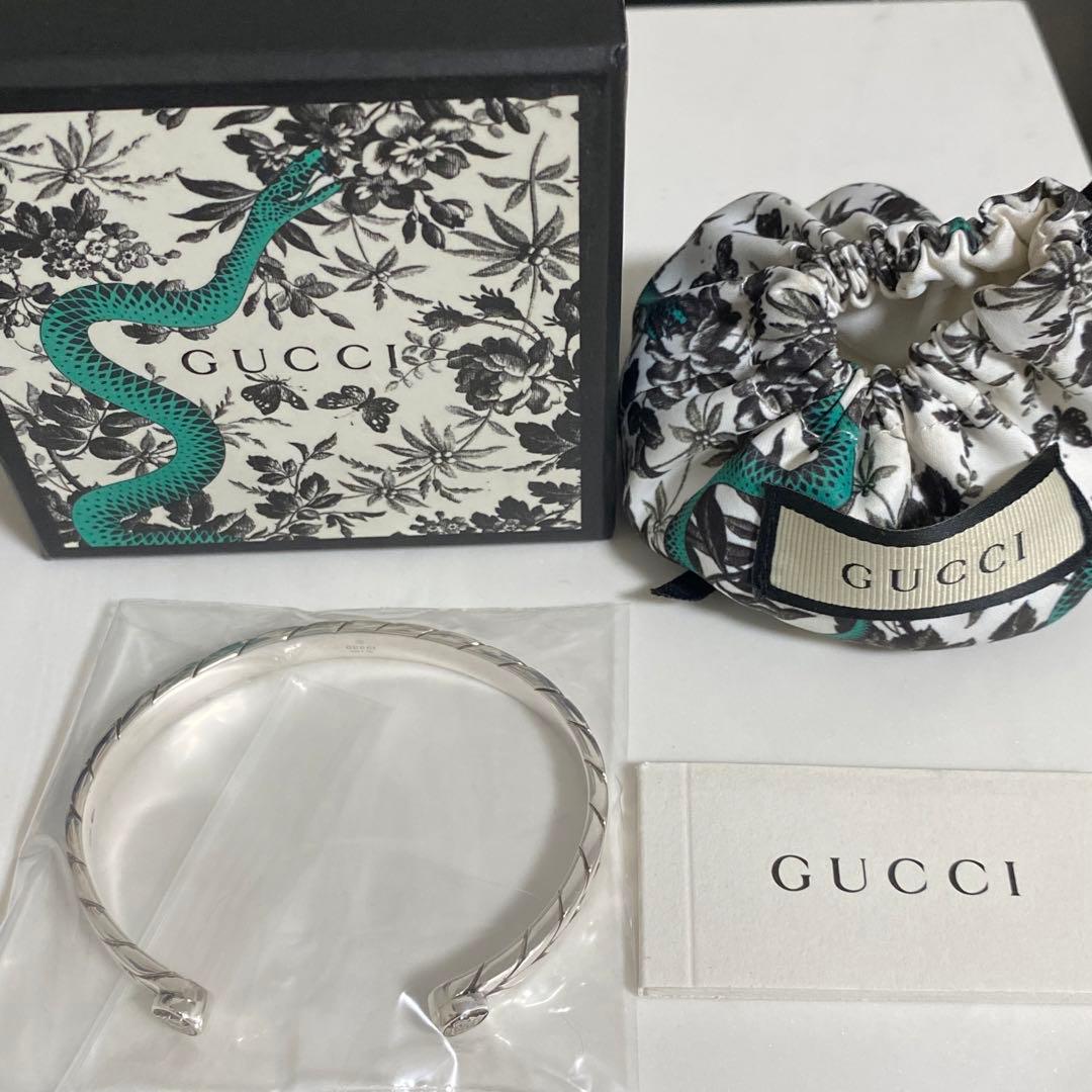 GUCCI 新品未使用品　クレストGバングル　ブレスレット　付属品　刻印19