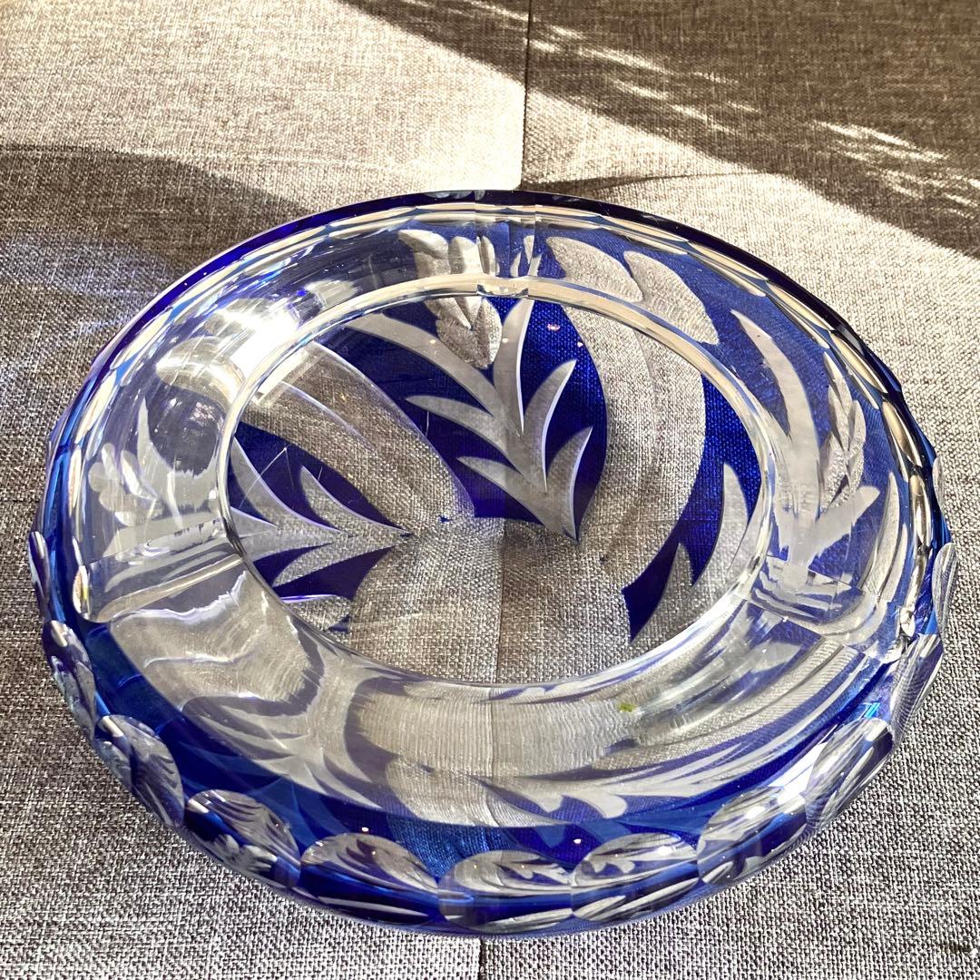 昭和レトロ　アンティーク　手作りガラス　切子の灰皿　切子青被せ