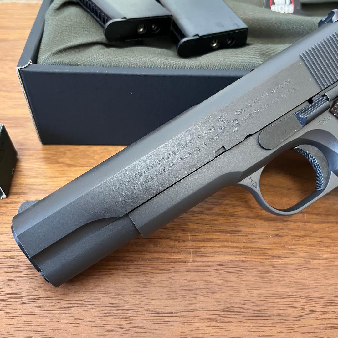 極美品 東京マルイ M1911A1 ガスガン 予備マガジン付き ガバメント