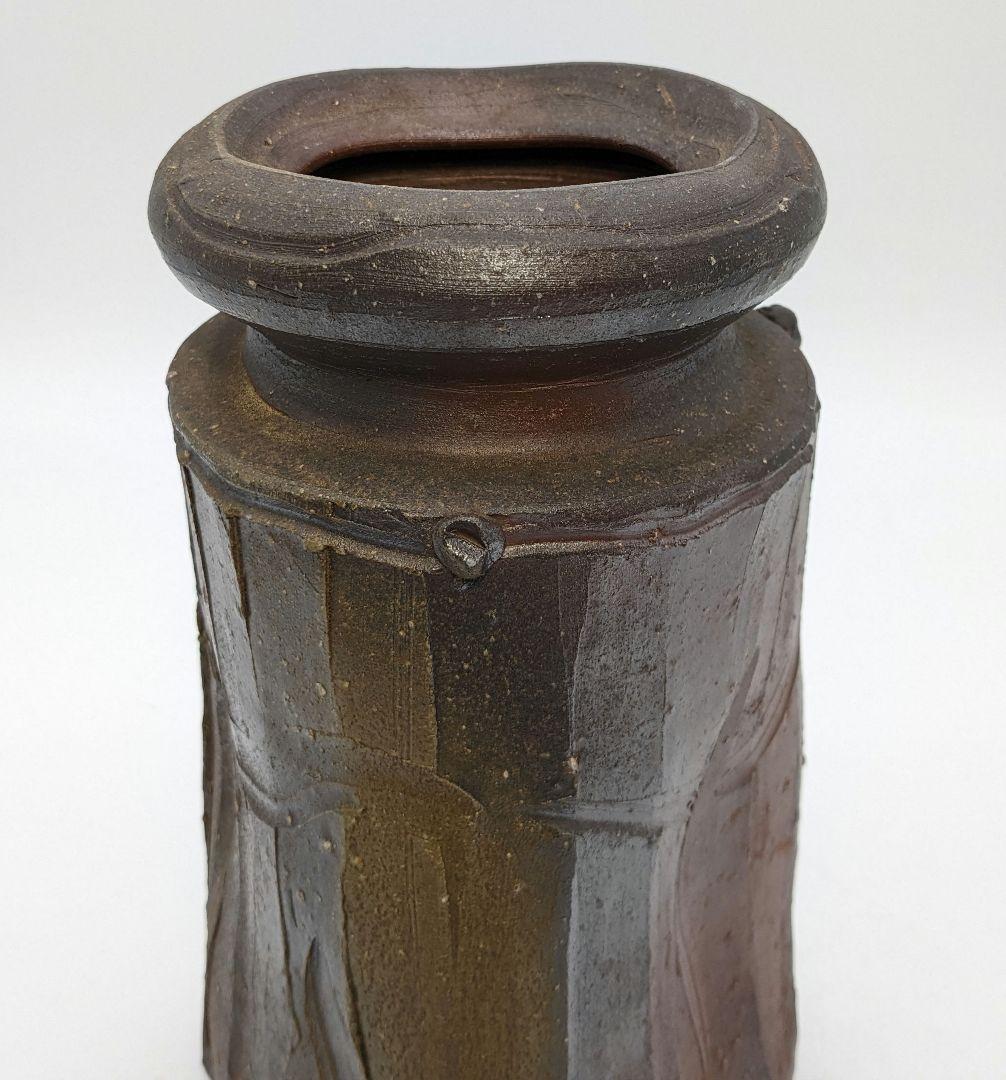 西川政美 備前焼 三角面取擂座花入 共箱共布栞 花器 花瓶 フラワーベース 置物