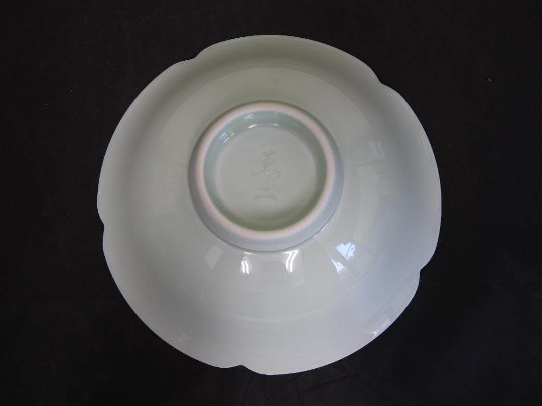 井上萬二　青白磁彫文　菓子器　共箱　MA746