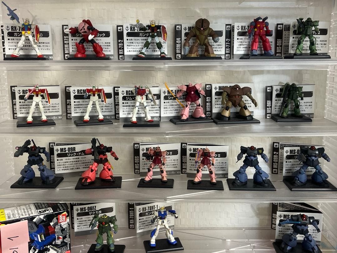 バンダイのガンダムコレクション1/400 フィギア約300体（バラ売り不可）
