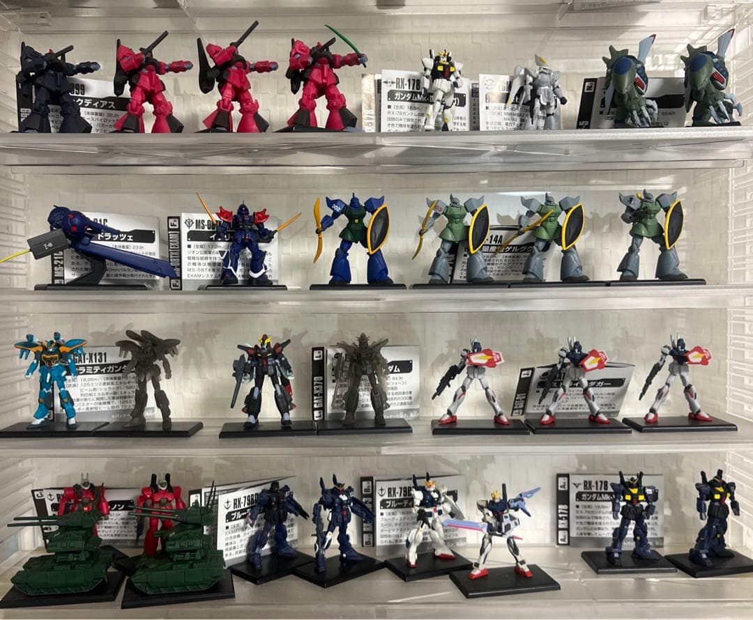 バンダイのガンダムコレクション1/400 フィギア約300体（バラ売り不可）