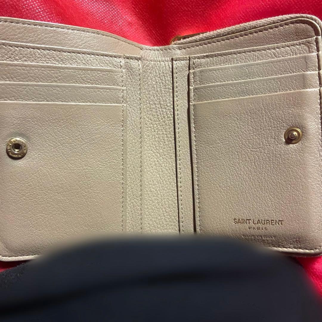 イヴサンローラン 二つ折り財布　カサンドラ　YSL　ピンクベージュ