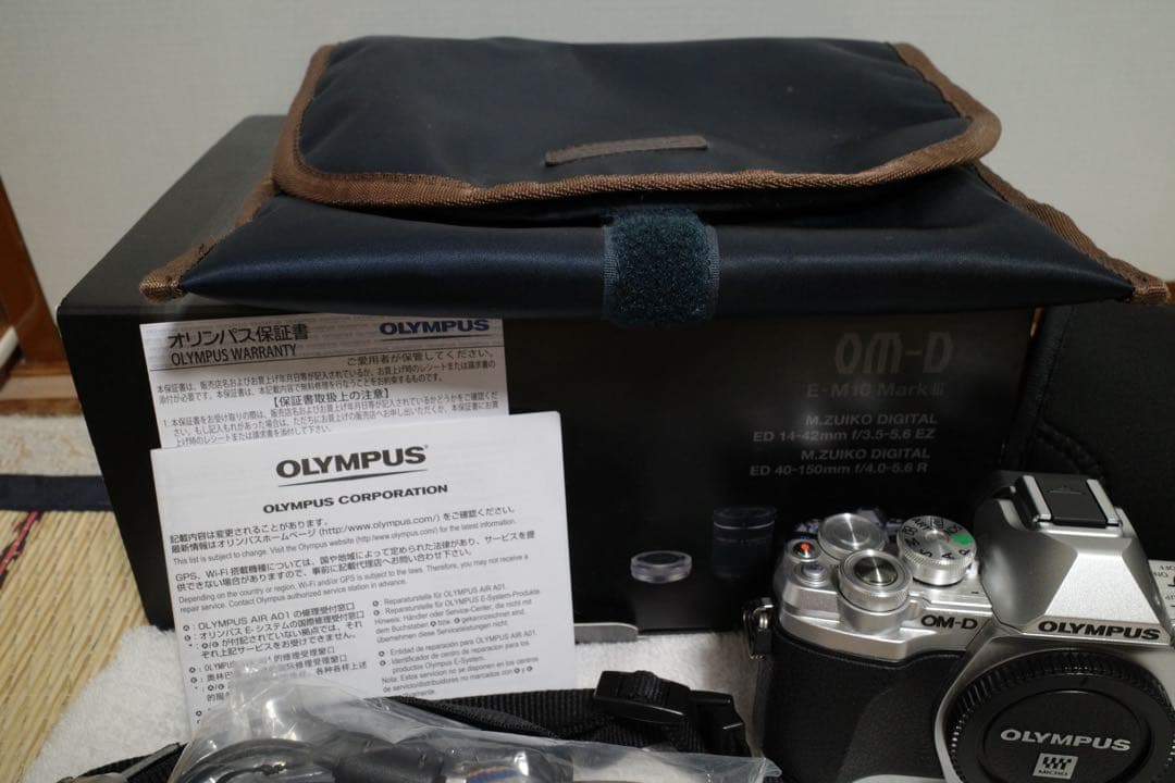 OLYMPUS OM-D E-M10 Mark III ボディ+周辺アクセサリー