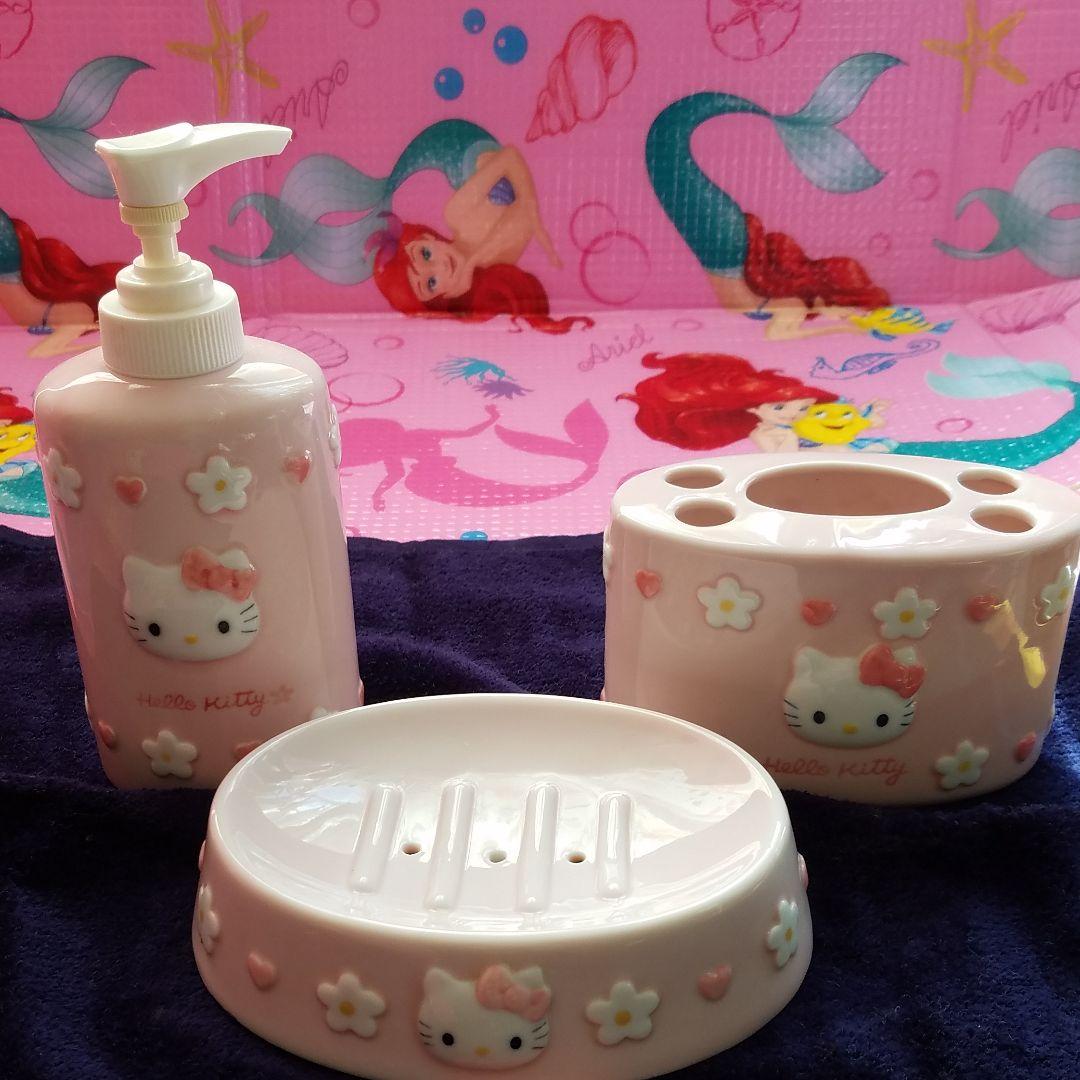 ハローキティ　歯ブラシスタンド　ソープディシュセット