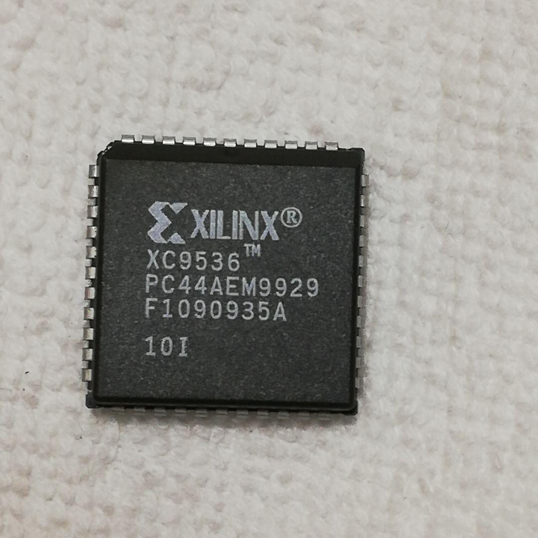 XC9536-PC44AEM  XILINX 7個　新品