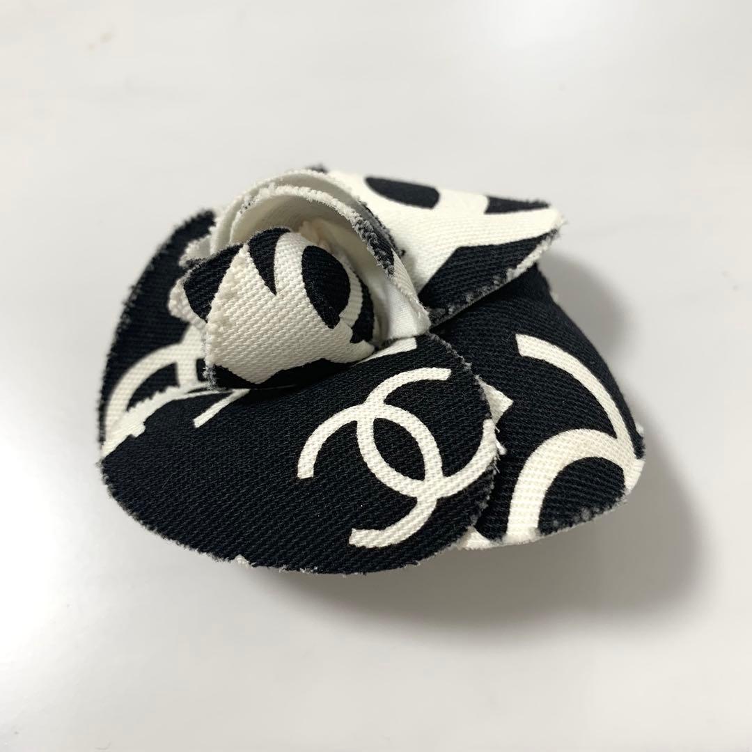 CHANEL シャネル　CCロゴ　カメリア　コサージュ ブローチ 箱付き