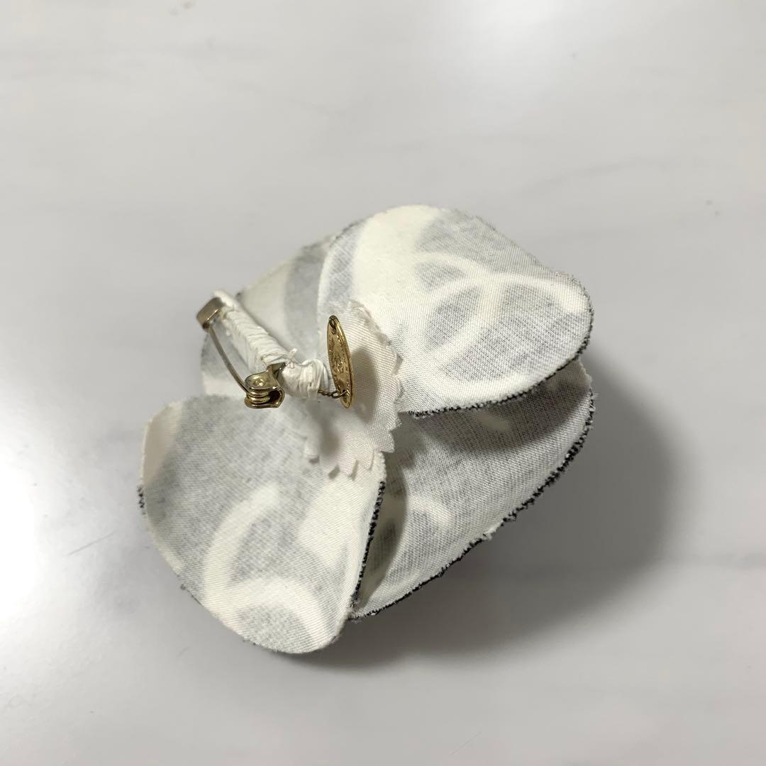 CHANEL シャネル　CCロゴ　カメリア　コサージュ ブローチ 箱付き