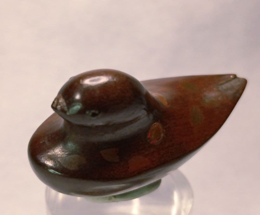 柘植彫 象嵌 根付「花筏 図 水鳥 と 桜の花びら 」 無銘だが名品