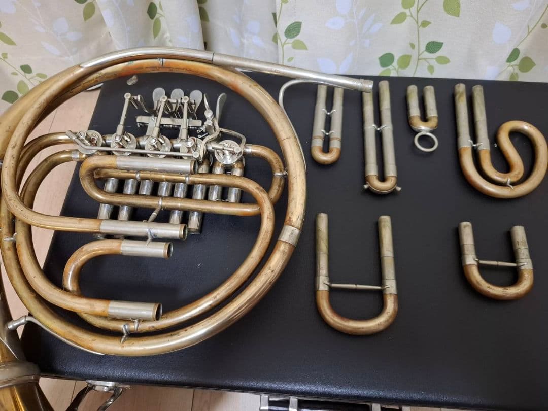 ハンスホイヤー　B♭シングルホルン5ロータリー　Fナチュラル管付き