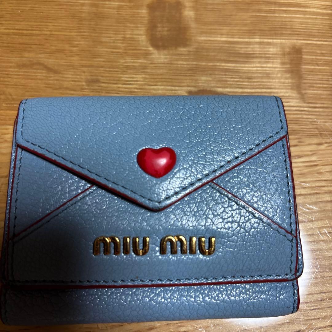 miu miu グレー ハート三つ折り財布