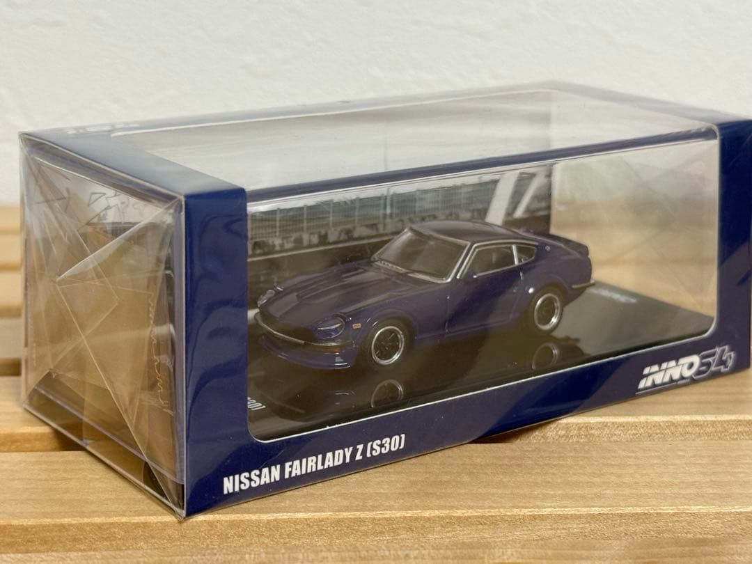 ミニカー INNO64 1/64 Nissan Fairlady Z (S30)