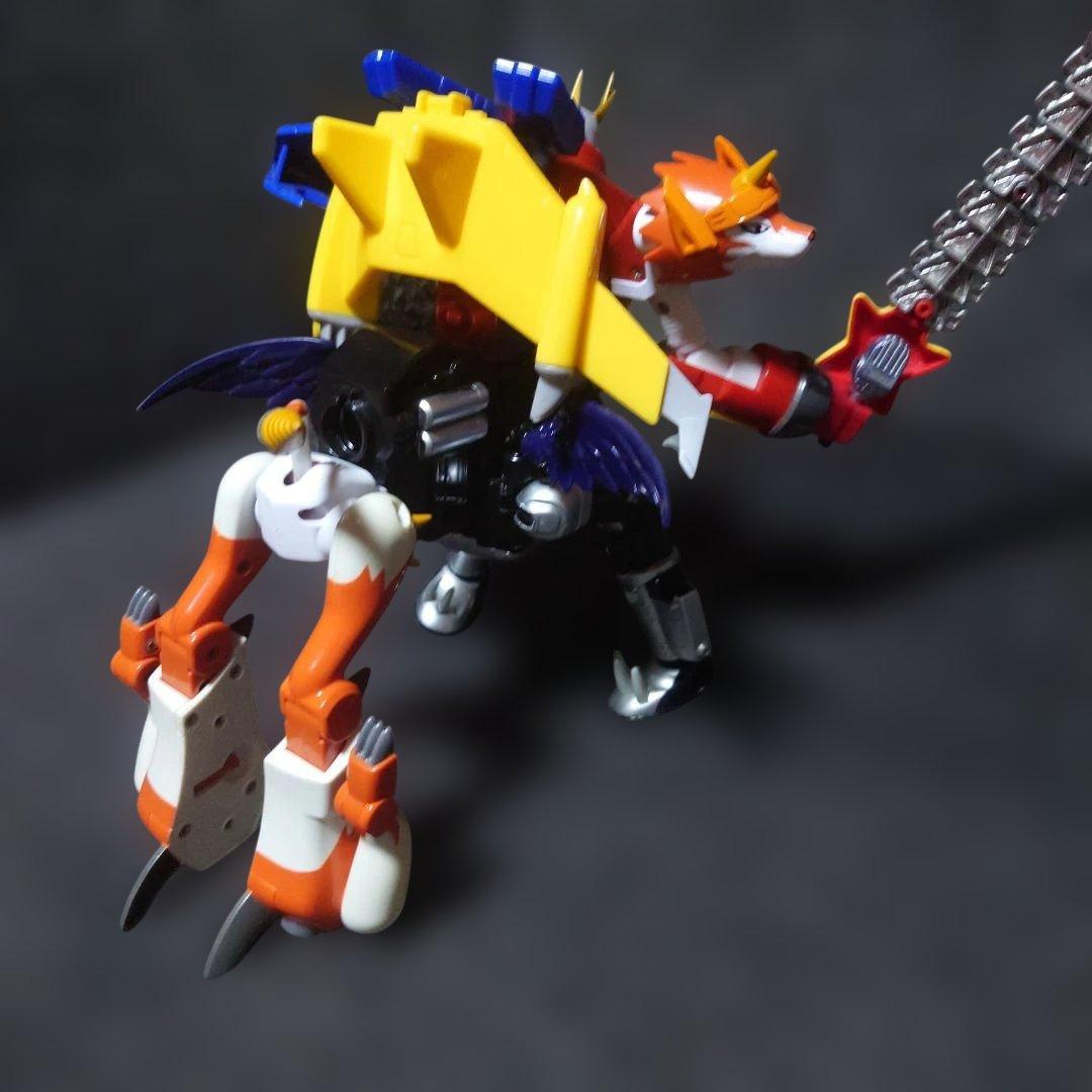 デジモンクロスウォーズ　シャウトモン等　フィギュア