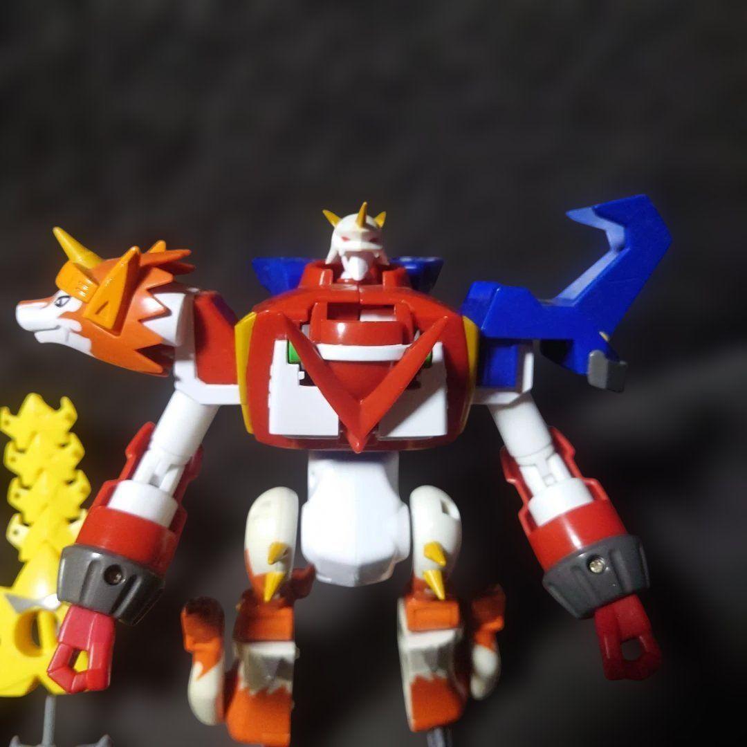 デジモンクロスウォーズ　シャウトモン等　フィギュア