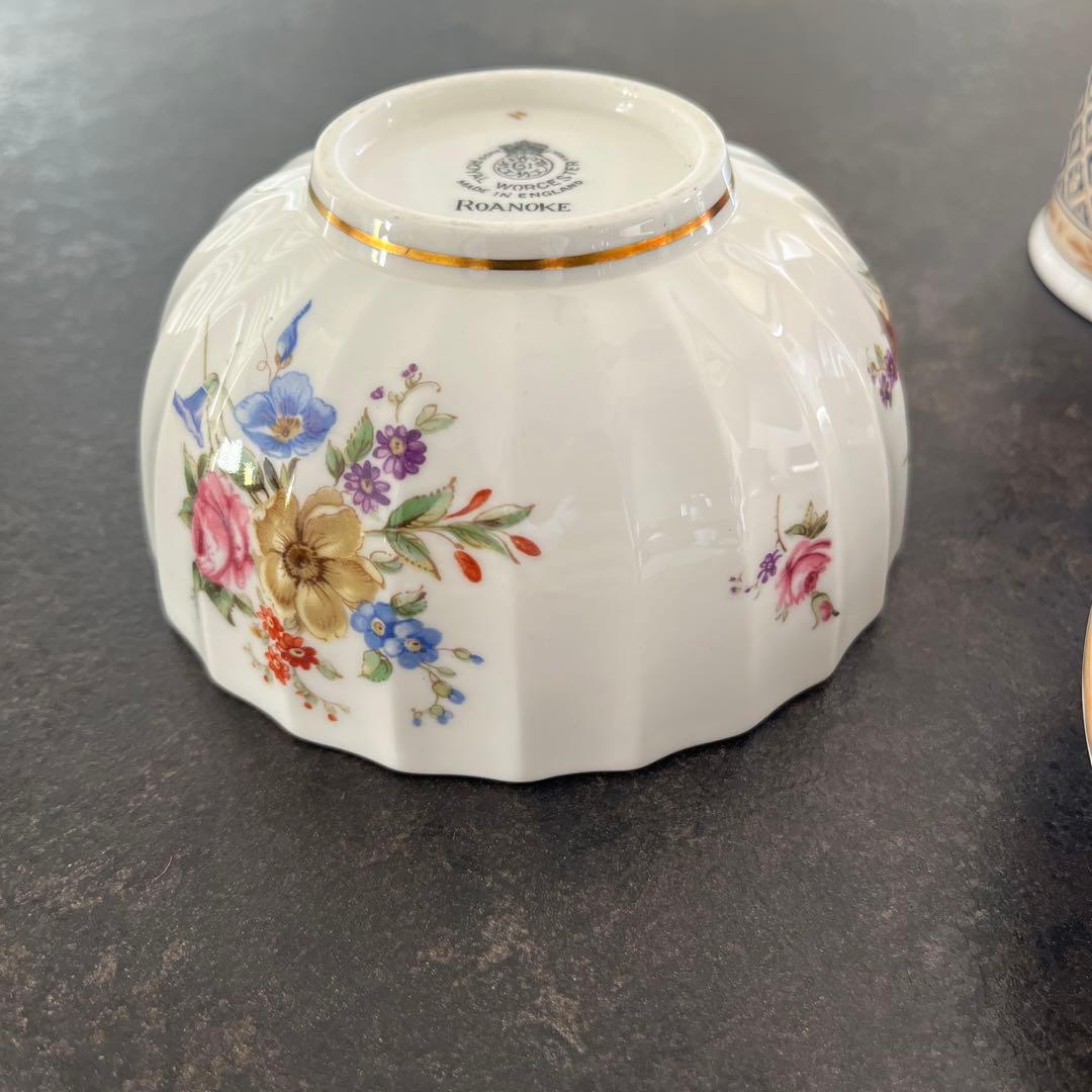 【4点セット】マグ　カップ　ソーサー　アンティーク　イギリス　エリザベス女王