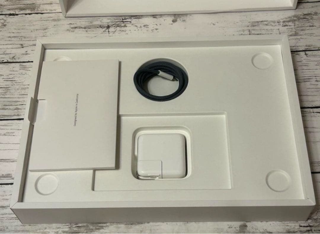 M2 MacBook Air 8GB 256GB 美品　Appleマウス付き