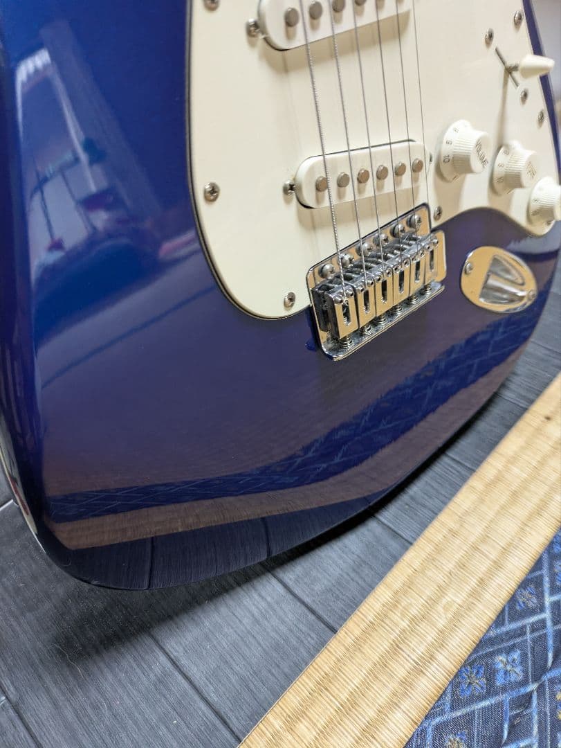 フォトジェニック　ブルー　エレキギター　ストラトキャスタータイプ