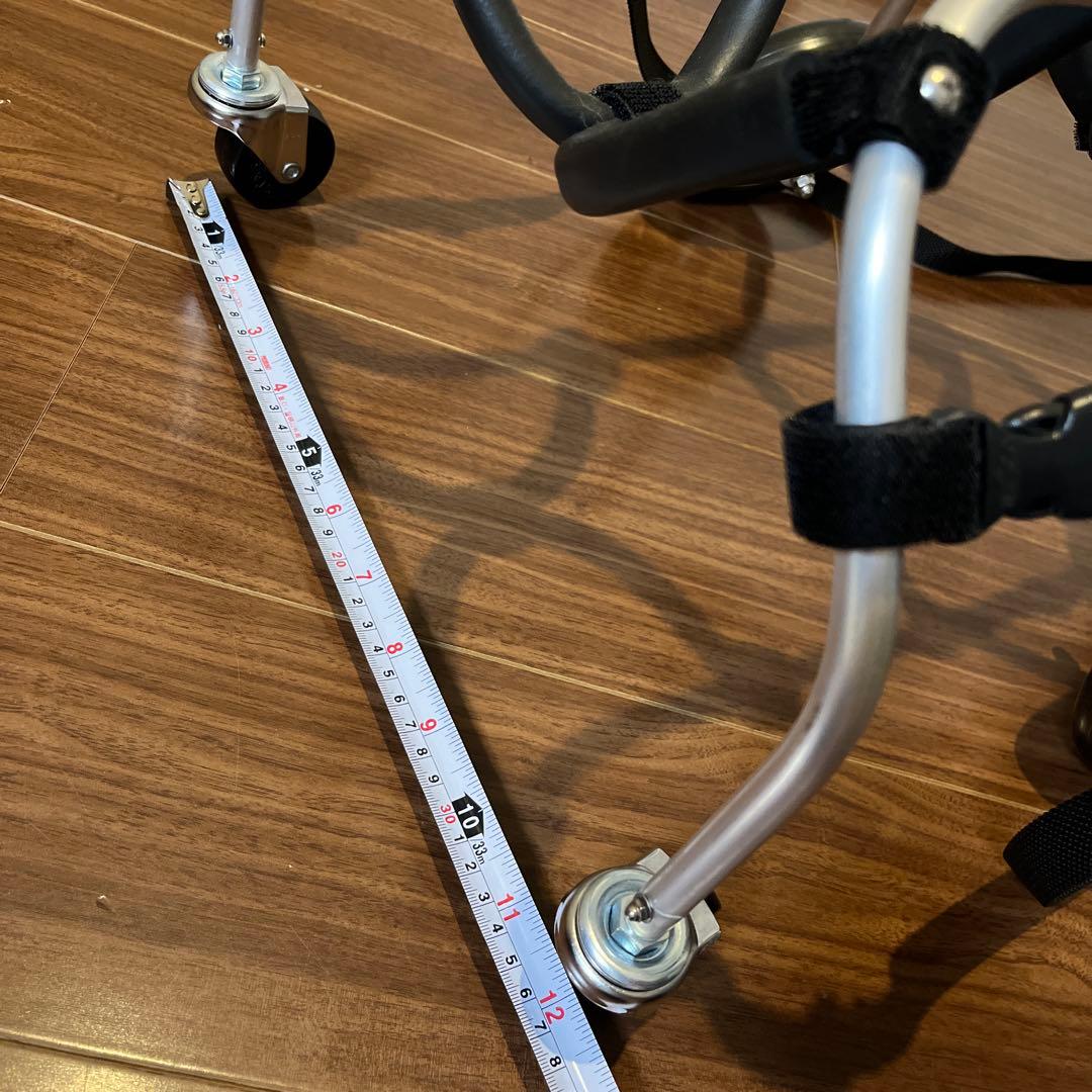 試着のみの未使用✳︎ ポチの車イス アルミニウム製 犬用　小型犬　シルバー　軽量