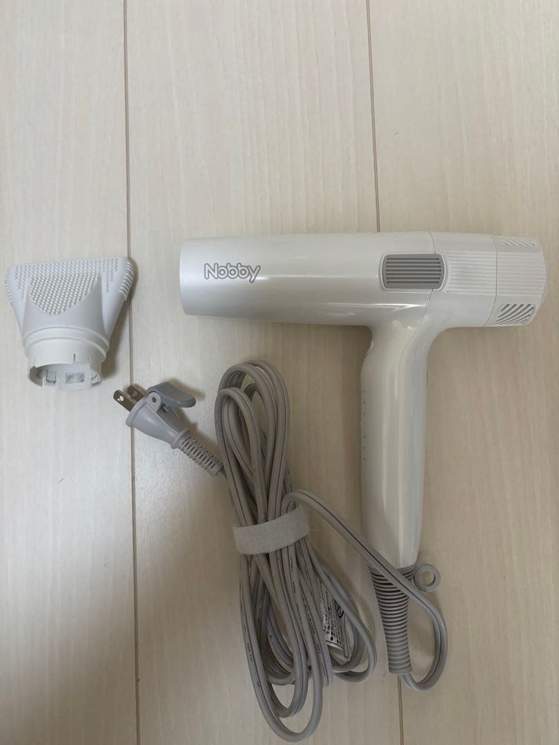 新色ホワイト　Nobby マイナスイオンヘアドライヤー NB950 2025年製