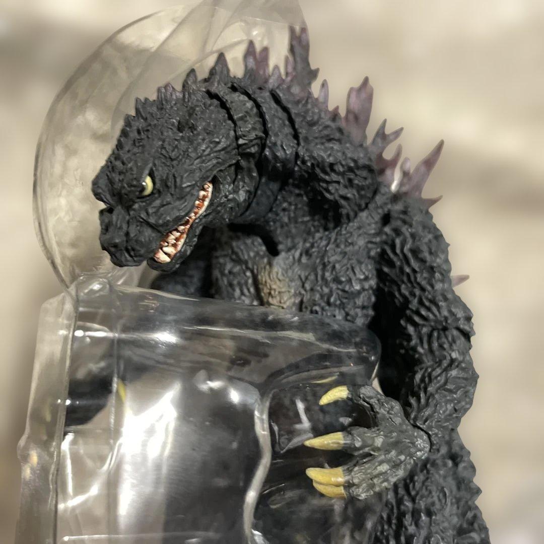 S.H.MonsterArts GODZILLA ゴジラ 2000ミレニアム