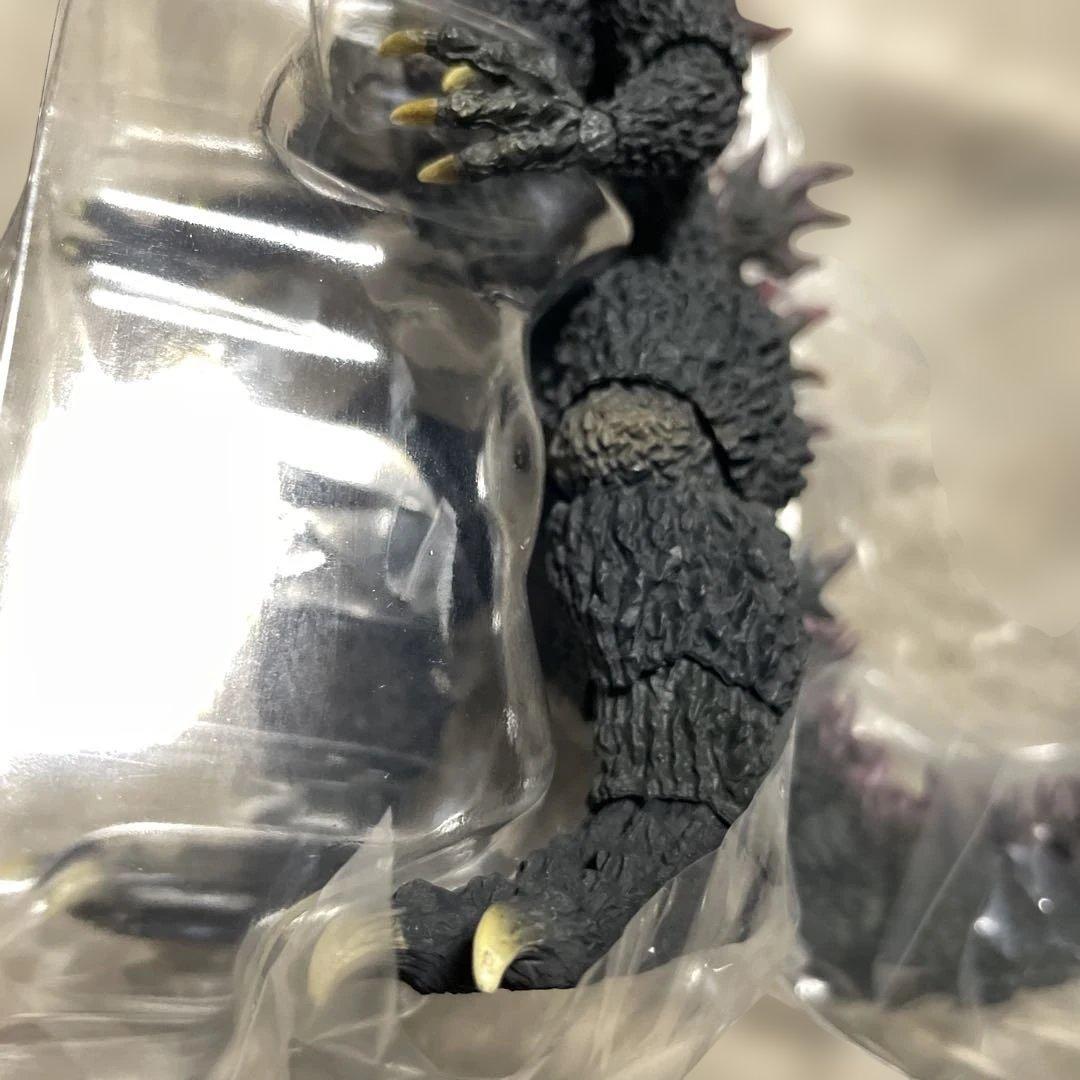 S.H.MonsterArts GODZILLA ゴジラ 2000ミレニアム