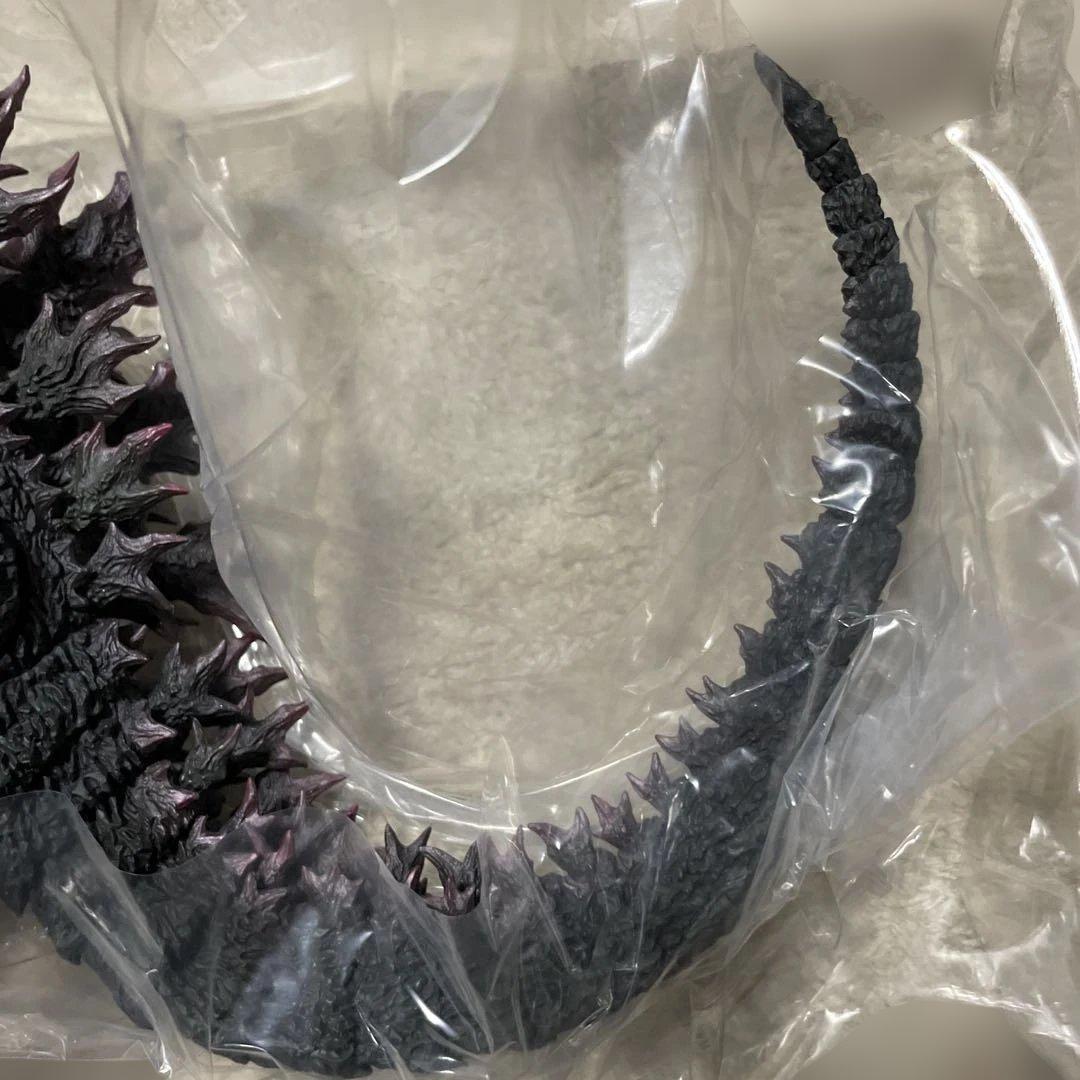 S.H.MonsterArts GODZILLA ゴジラ 2000ミレニアム