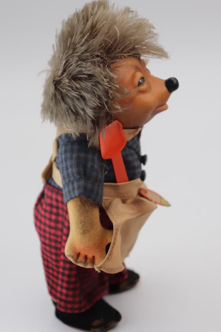 STEIFF \"Micki\" ハリネズミ女の子のキャラクター人形17cm