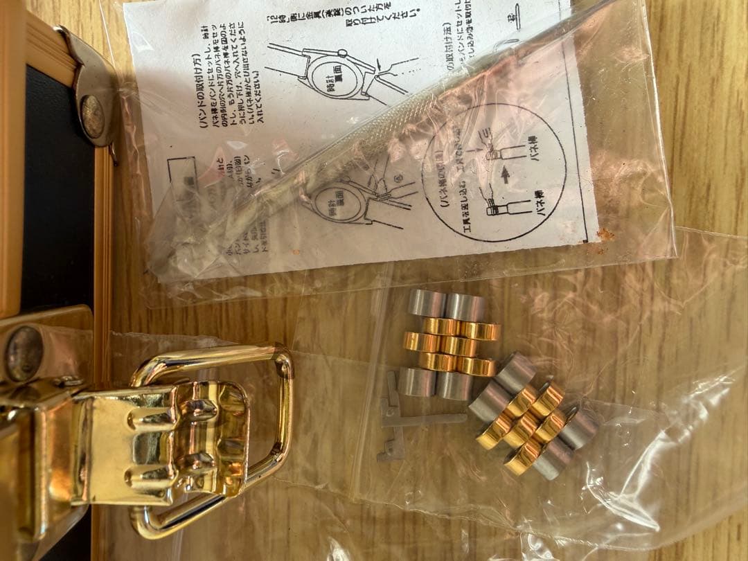 Disneyミッキー 1000個限定 ダイヤモンド 腕時計 2個セット