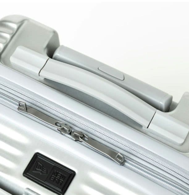 新品　NEWERA　33-38L キャリーケース SMALL シルバー