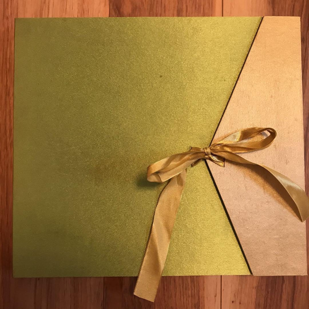 Anita Magsaysay-Ho フィリピン人アーティストのプレート作品