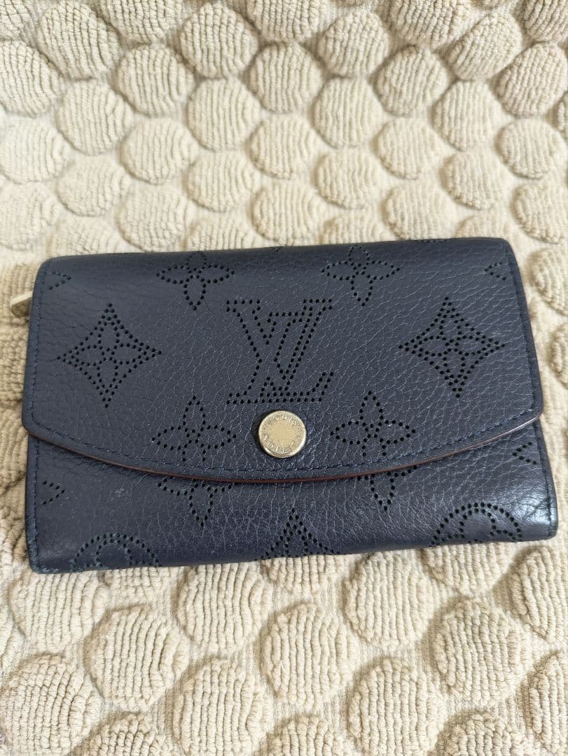 AYIS様ルイヴィトン　マヒナポルトモネ　アナエ　ケース ※ボタン破損あり