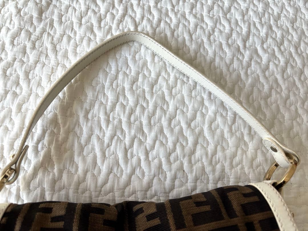 FENDI フェンディ ズッカ柄 ショルダーバッグ ブラウン×ホワイト レザー