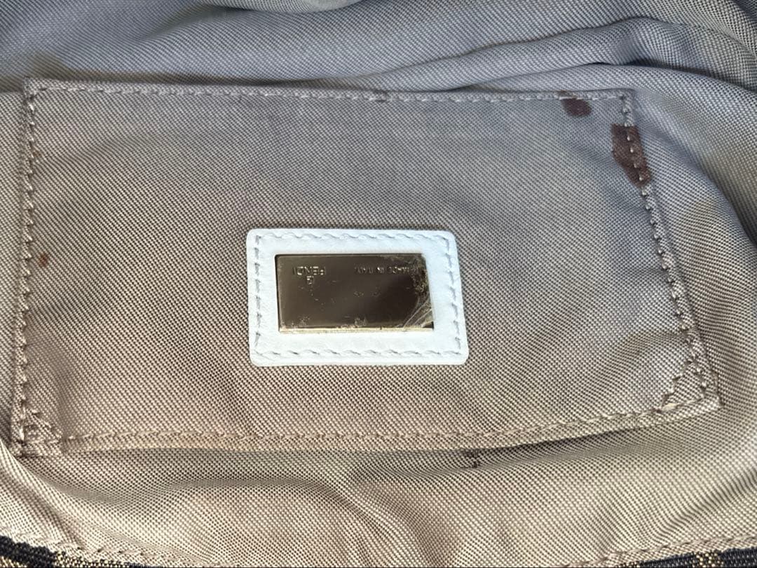 FENDI フェンディ ズッカ柄 ショルダーバッグ ブラウン×ホワイト レザー