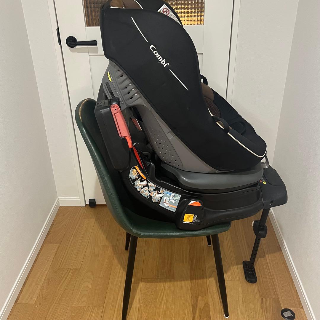 【美品】Combi コンビ ゼウスターンユーロ 回転式チャイルドシート 新生児〜