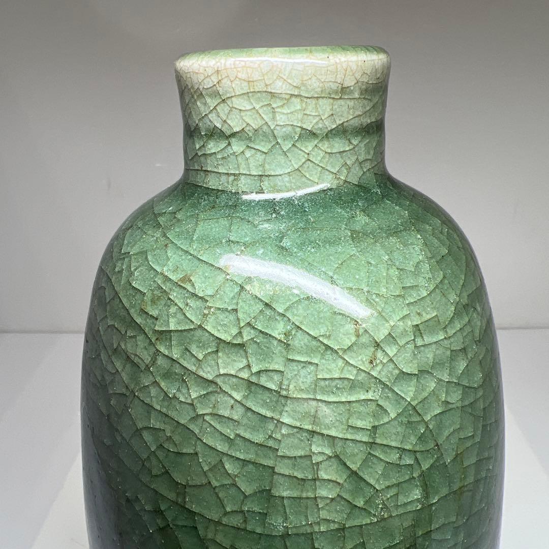 中国明時代　七官青磁花瓶　高さ29.5㎝ 東Y7-0605①