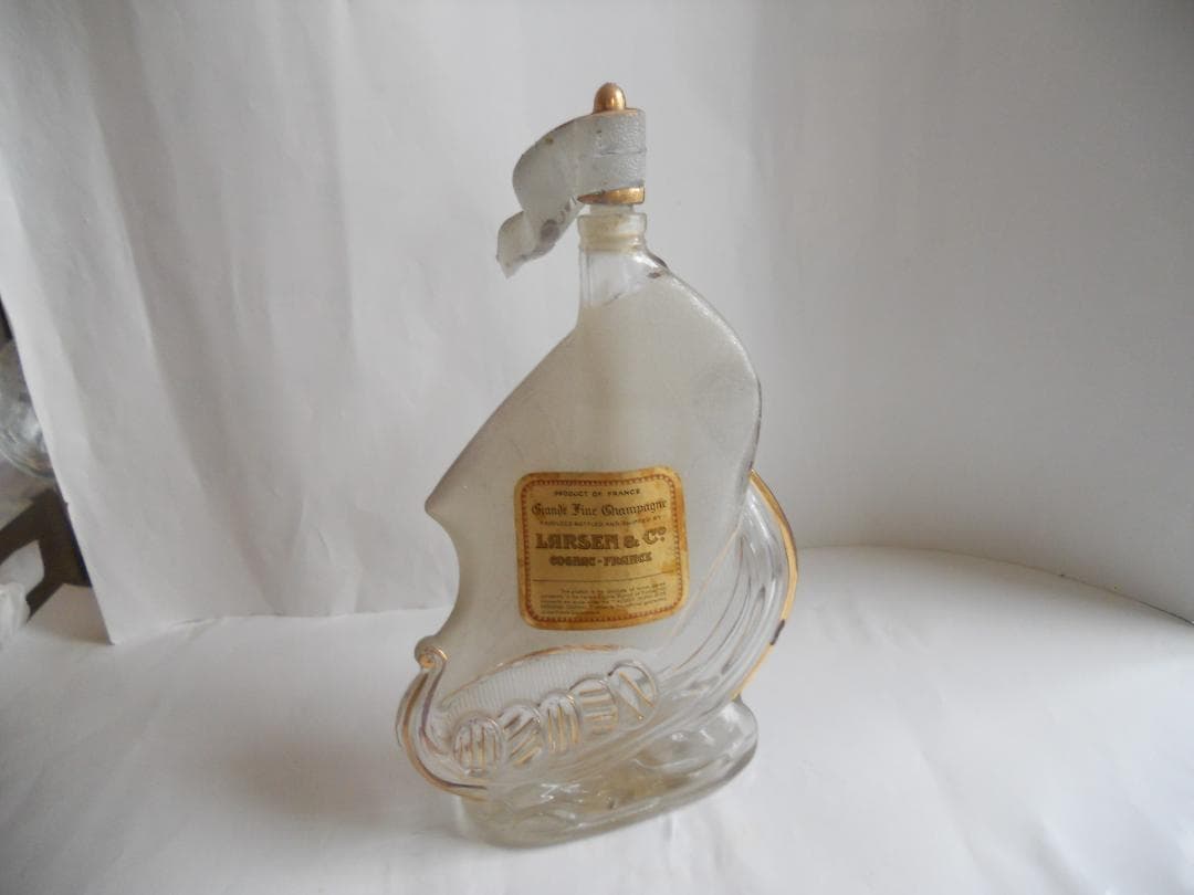 ラーセン シップ ヴィンテージ 空瓶 超希少 貴重 LARSEN 年代物 です。