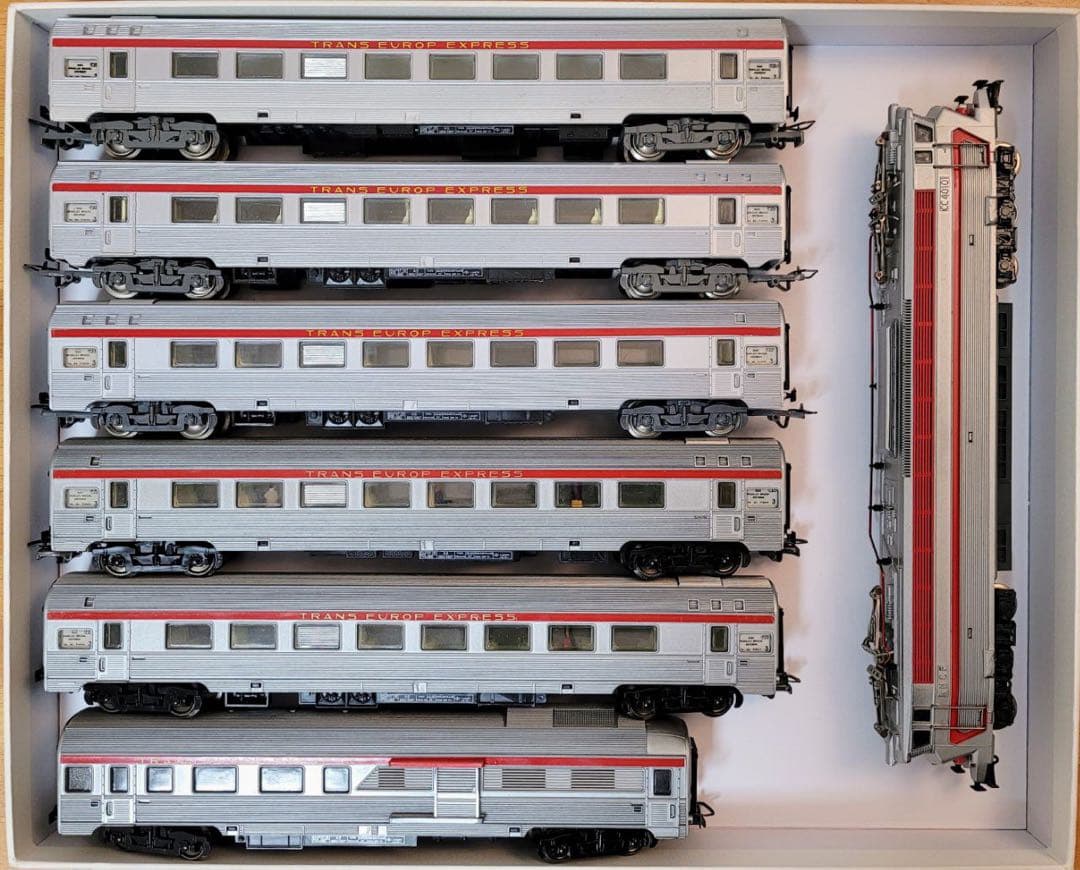 HOゲージ　TEE（トランス・ヨーロッパ・エクスプレス）車両6両セットJOUEF