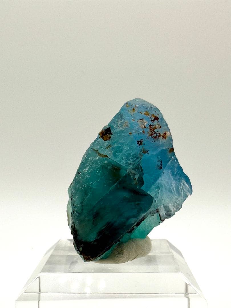 黒い森　フローライト　ドイツ産　天然石　原石　蛍石　鉱物標本