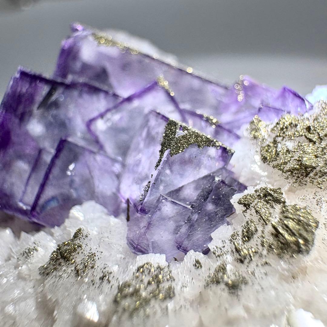 453 中国　ヤオガンシャン産　フローライト&パイライト