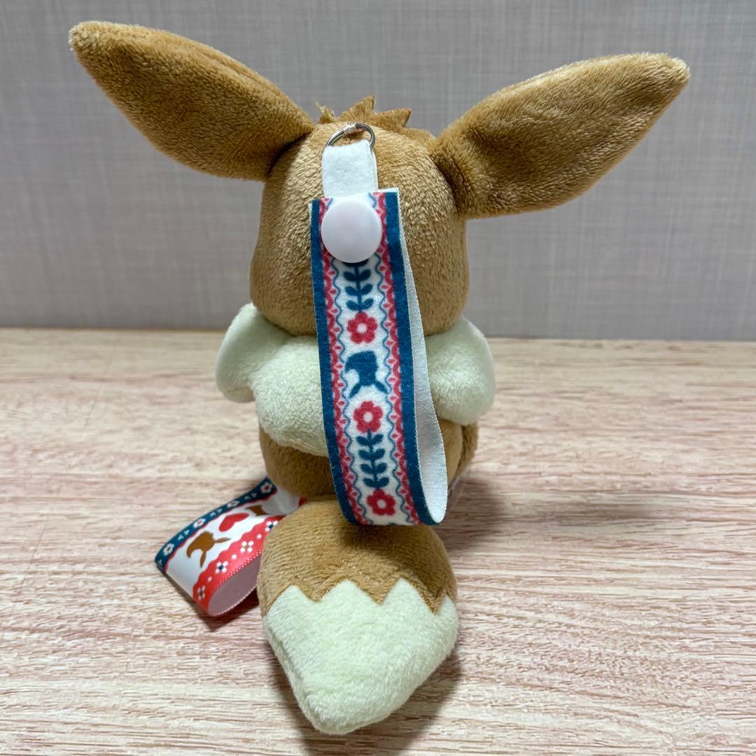 I LOVE EIEVUI カバンに付けられるでっかいぬいぐるみ1　イーブイ