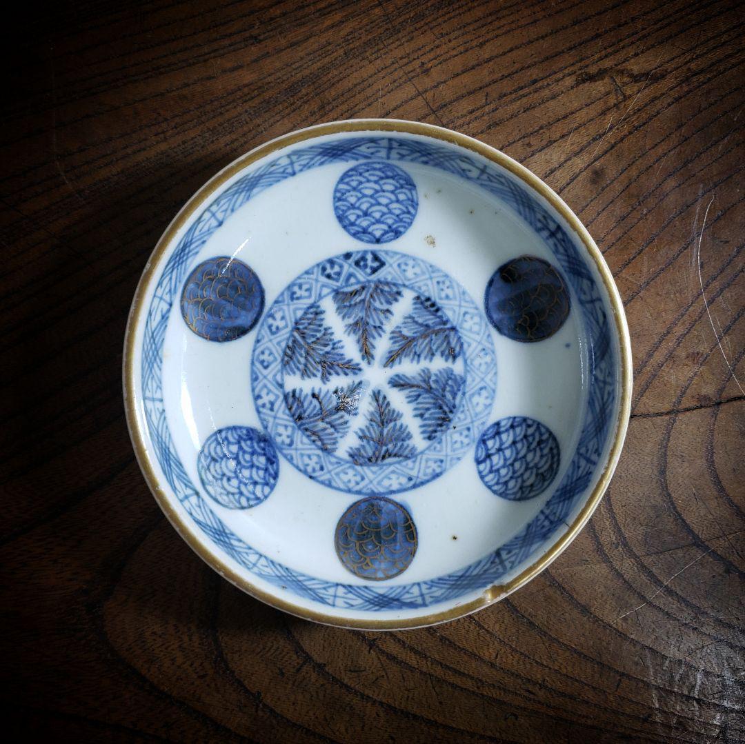 小皿 古伊万里 明治 丸窓 ようらく 四方襷文様 大明嘉清年製 イ号 ニュウ