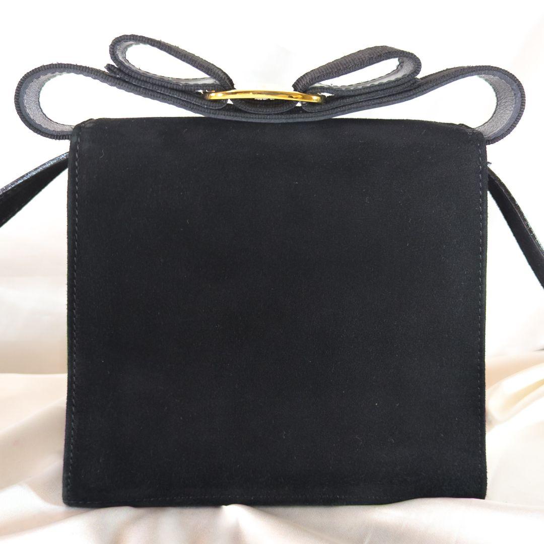 【極美品】フェラガモ ヴァラリボン ハンドバッグ 2way スエード 黒