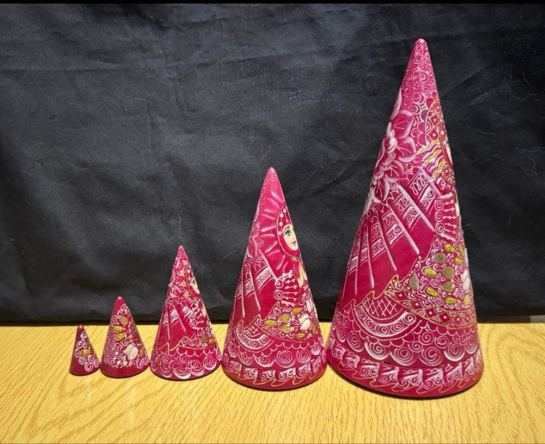 ロシア　アーティスト　えんじ色三角マトリョーシカ　5体、長期保存、現状