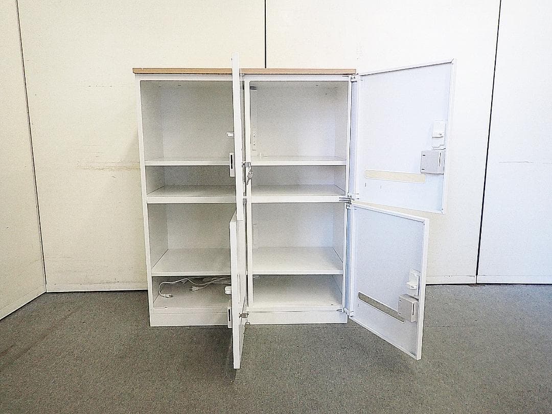 引取り限定　イトーキ　4人用モバイルロッカー　59-0126