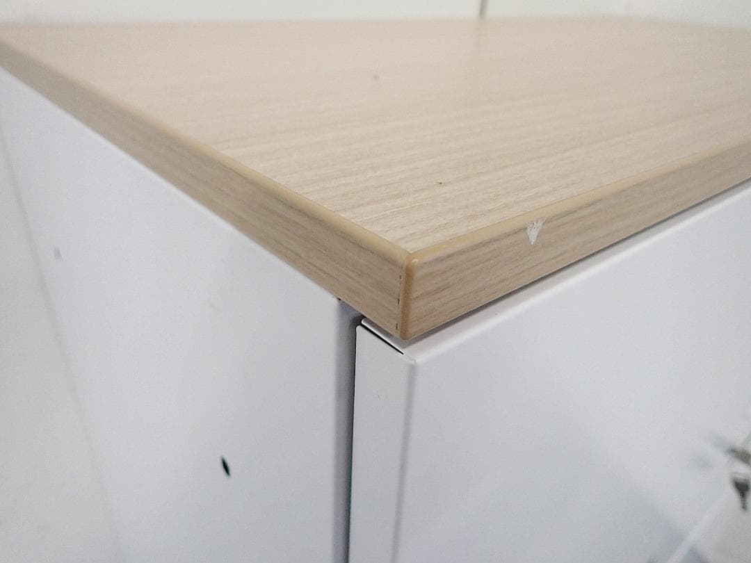 引取り限定　イトーキ　4人用モバイルロッカー　59-0126