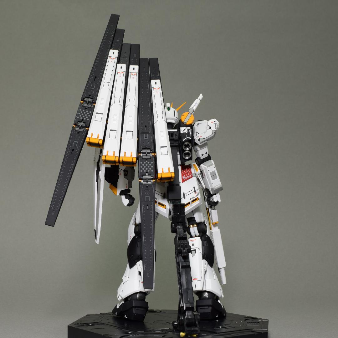塗装済完成品 RGニューガンダム